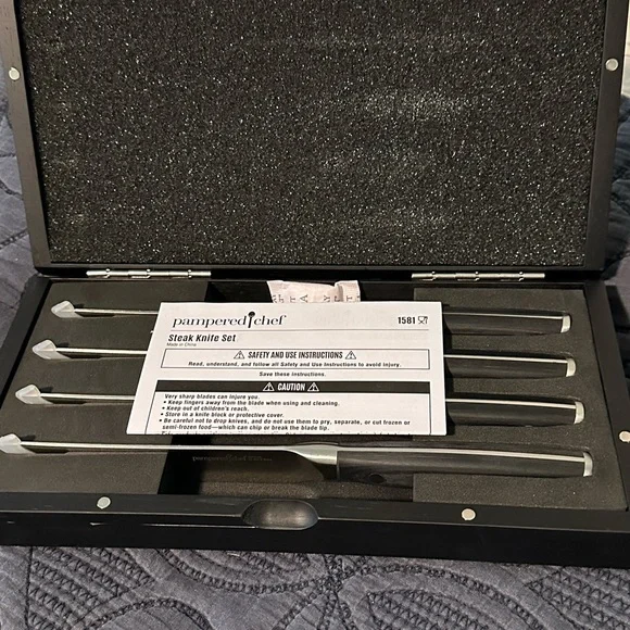 Pampered Chef Black Handled Knife Set NWT - Picture 2 of 3